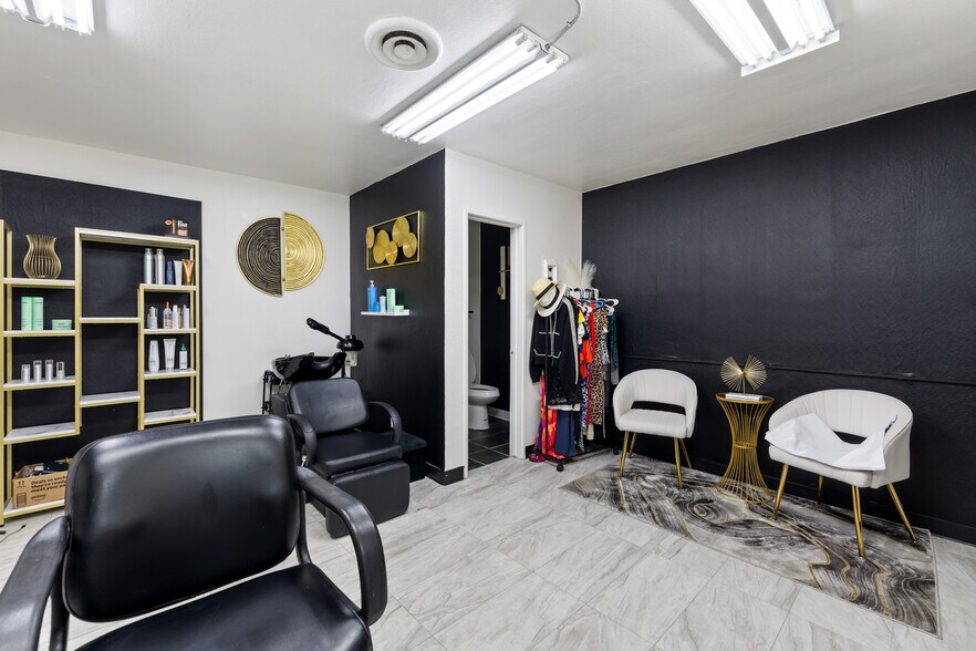 More Photos Of 4100-4102 W Magnolia Blvd, Burbank Storefront For Sale