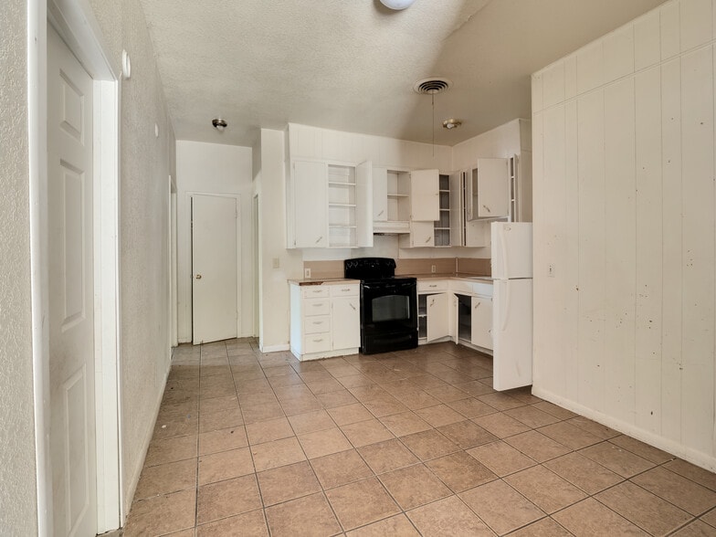 More Photos Of , Hamilton Multifamily For Sale