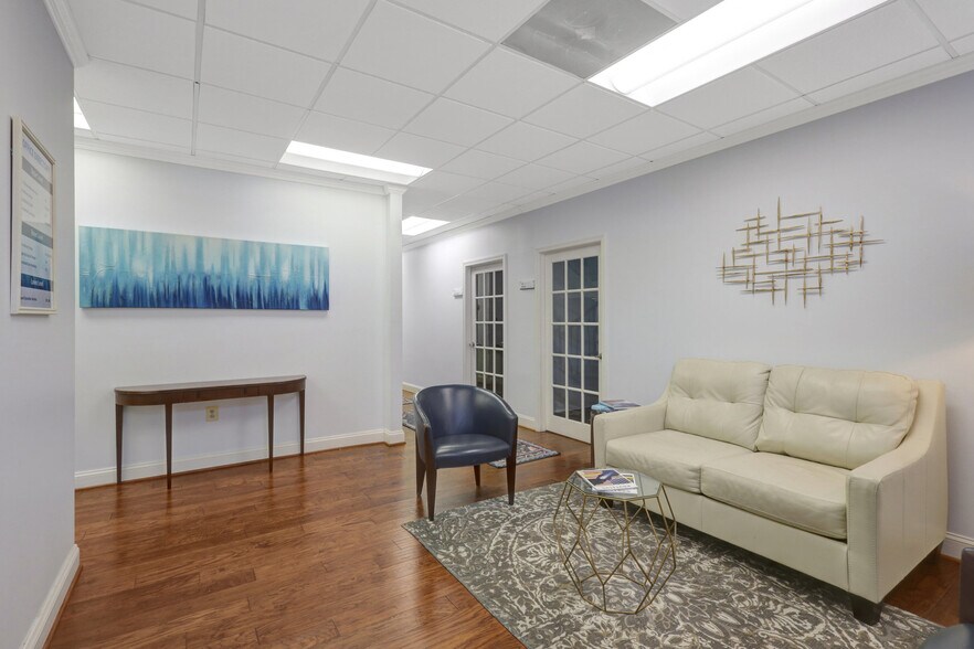 More Photos Of 10474 Armstrong St, Fairfax Medical For Sale