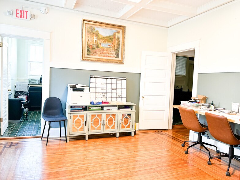 More Photos Of 815 S Missouri Ave, Lakeland Office For Sale