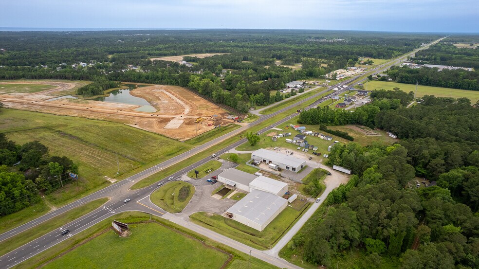 More Photos Of 6260 Ocean Hwy W, Ocean Isle Beach Showroom For Sale