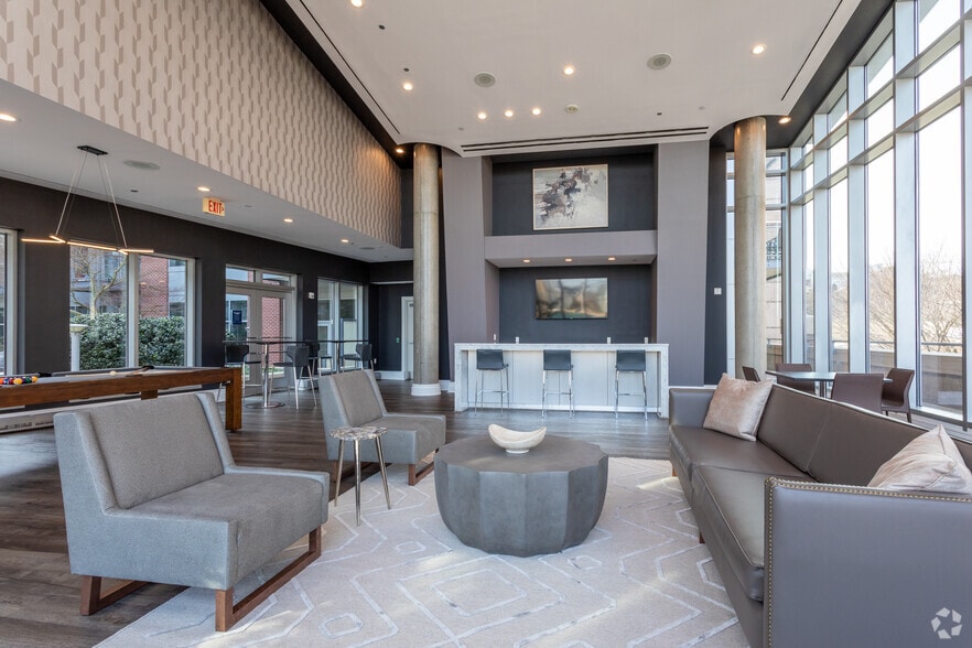 More Photos Of 8210 Crestwood Heights Dr, McLean Apartments For Lease