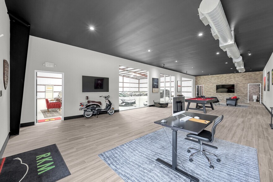 More Photos Of 21255 Blair Rd, Conroe Warehouse For Sale