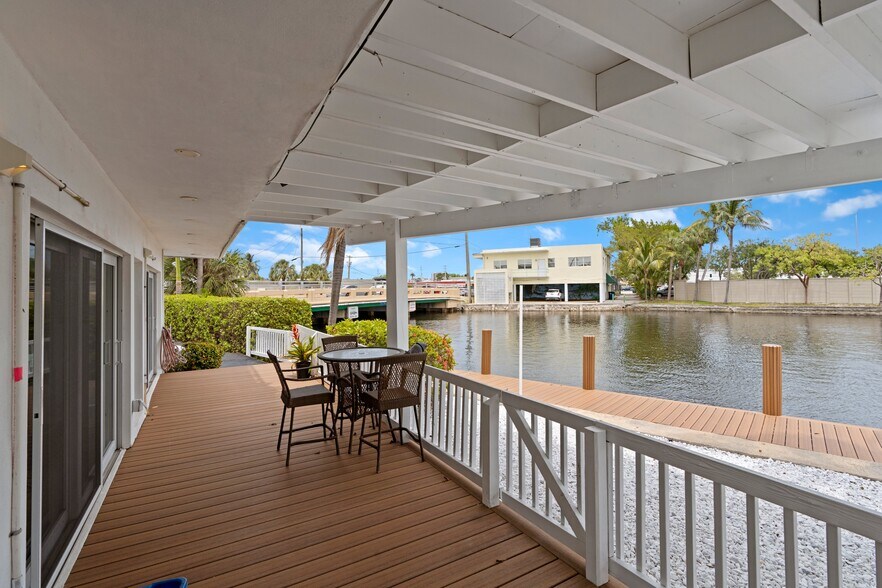 More Photos Of 2200 NE 26th St, Wilton Manors Office For Sale