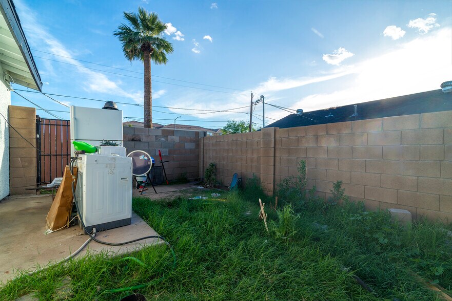 More Photos Of 2444 E Willetta St, Phoenix Multifamily For Sale
