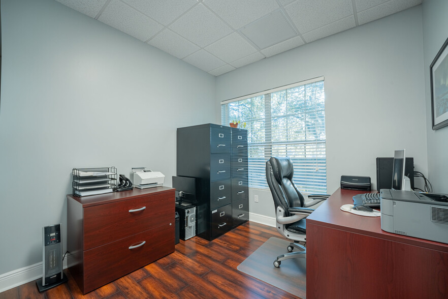 More Photos Of 523 Wekiva Commons Cir, Apopka Office For Sale