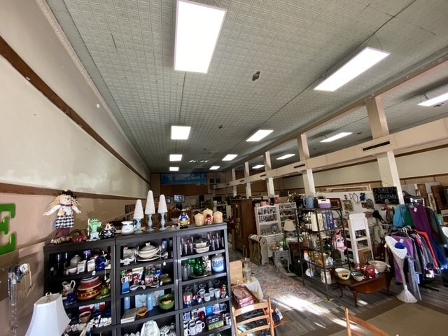 More Photos Of 15-17 S Commerce St, Liberty Storefront For Sale