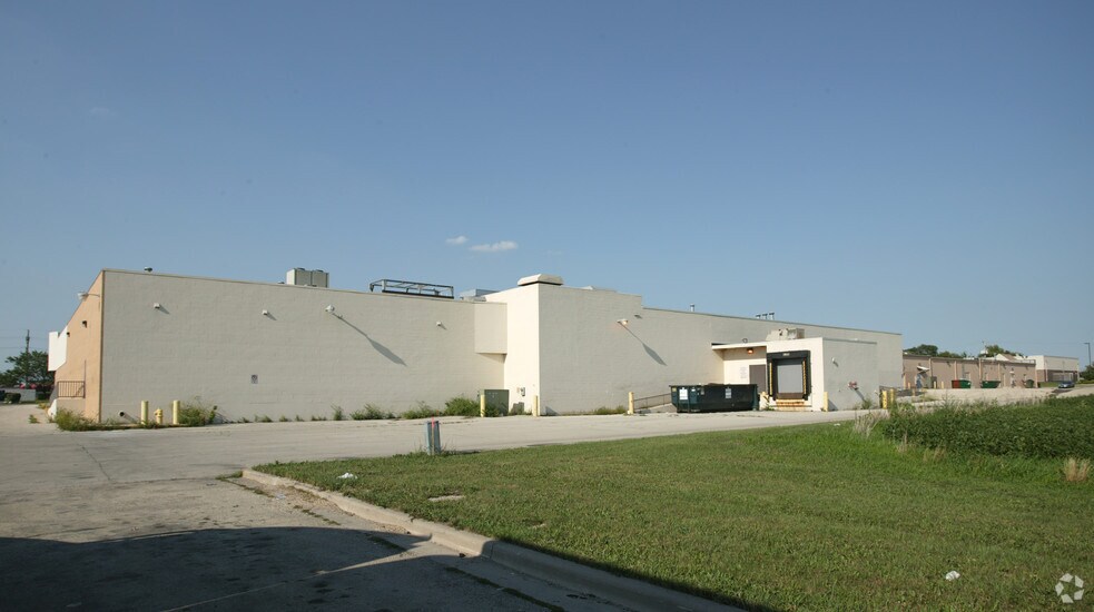 More Photos Of 342-380 W Chrysler Dr, Belvidere Storefront For Sale