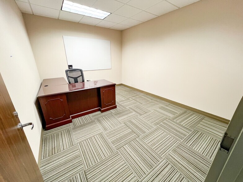 More Photos Of 500 W Illinois Ave, Midland Office For Lease