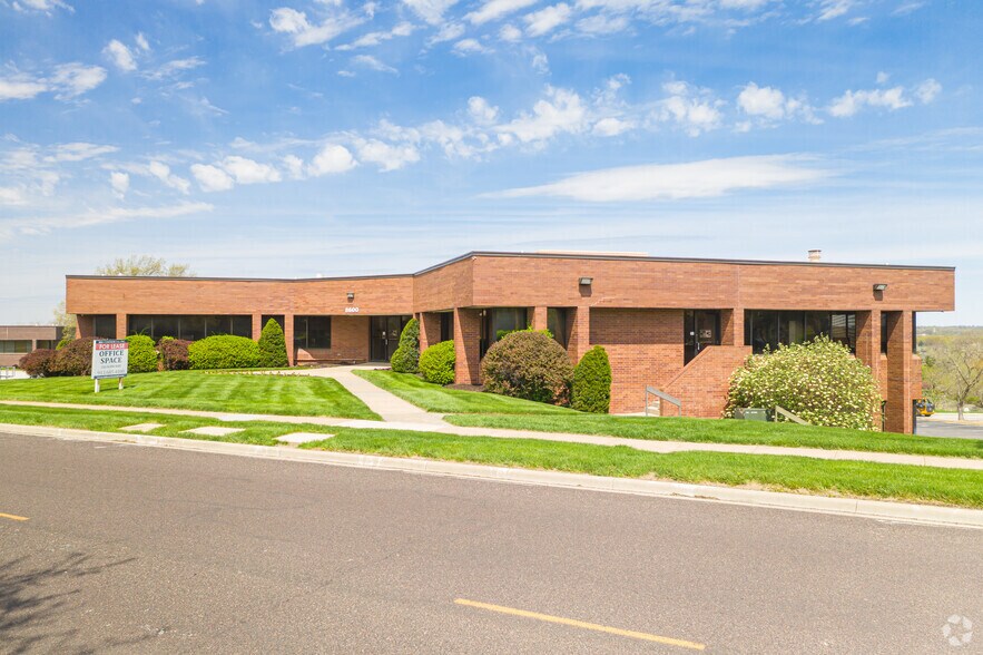 More Photos Of 8600 W 110th St, Overland Park Office For Lease