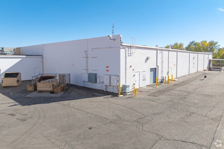 More Photos Of 3211-3231 Coors Blvd SW, Albuquerque Unknown For Lease