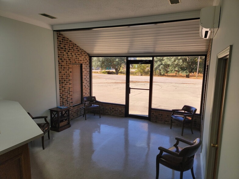 More Photos Of 1106 Goodale Ave, Camden Flex For Sale