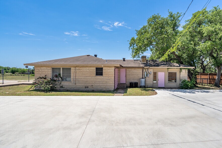 More Photos Of 1353 Main St, Liberty Hill Office For Sale