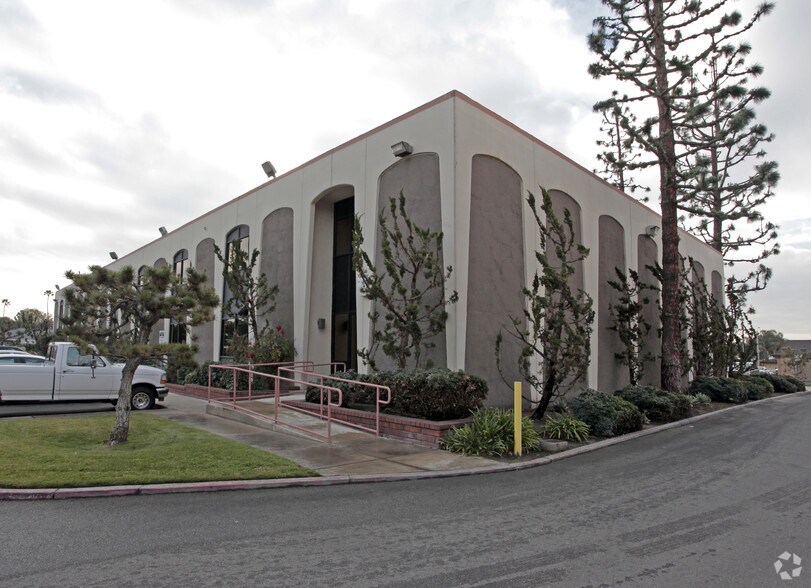 More Photos Of 2035 E Ball Rd, Anaheim Medical For Lease