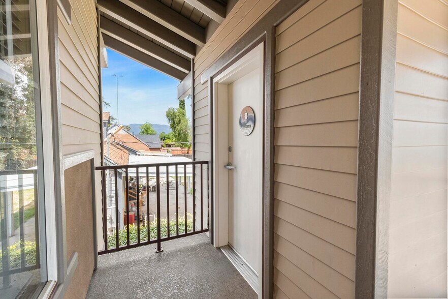 More Photos Of 437 N Riverside Ave, Rialto Loft Creative Space For Sale