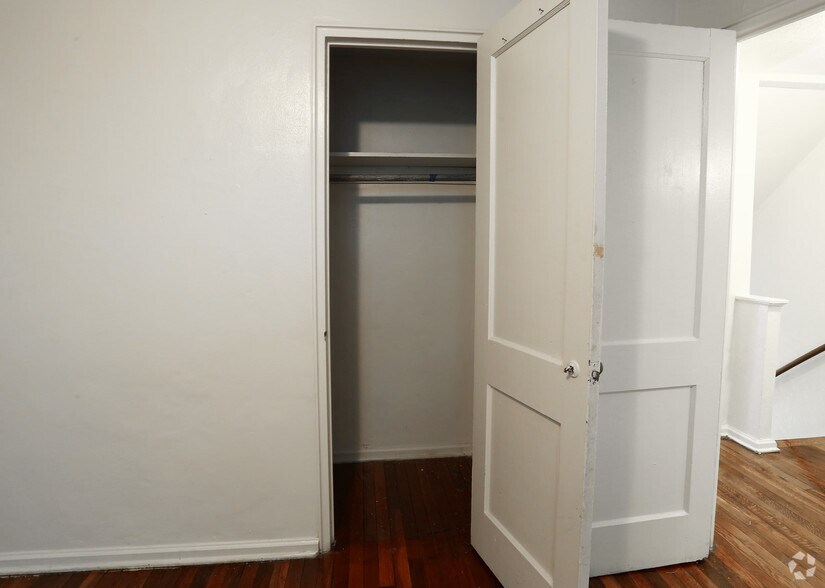 More Photos Of 35 Woodland Dr, Hartford Apartments For Sale