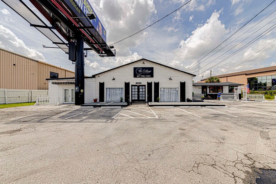 More Photos Of 4404 Edgewater Dr, Orlando Storefront Retail Residential For Sale