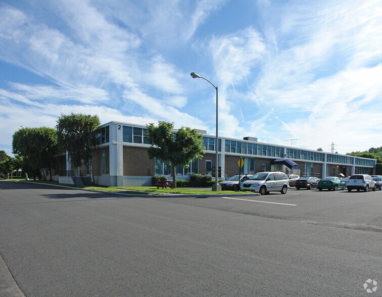 More Photos Of 2 Westchester Plz, Elmsford Light Manufacturing For Lease