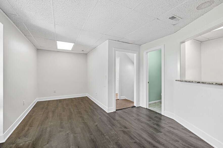 More Photos Of 2605 US 130, Cinnaminson Office For Lease