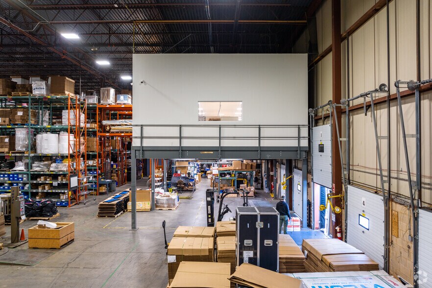 More Photos Of 11 Forest Pky, Shelton Warehouse For Lease