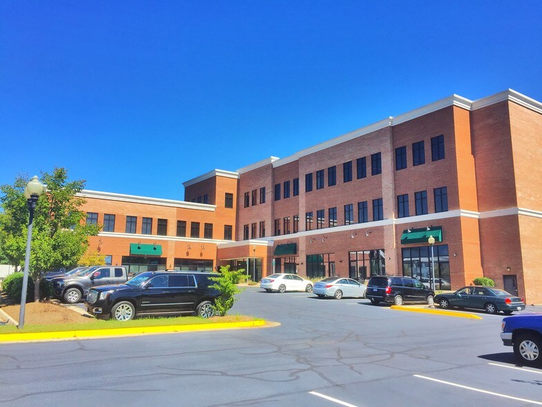 More Photos Of 17739 Main St, Dumfries Office For Lease