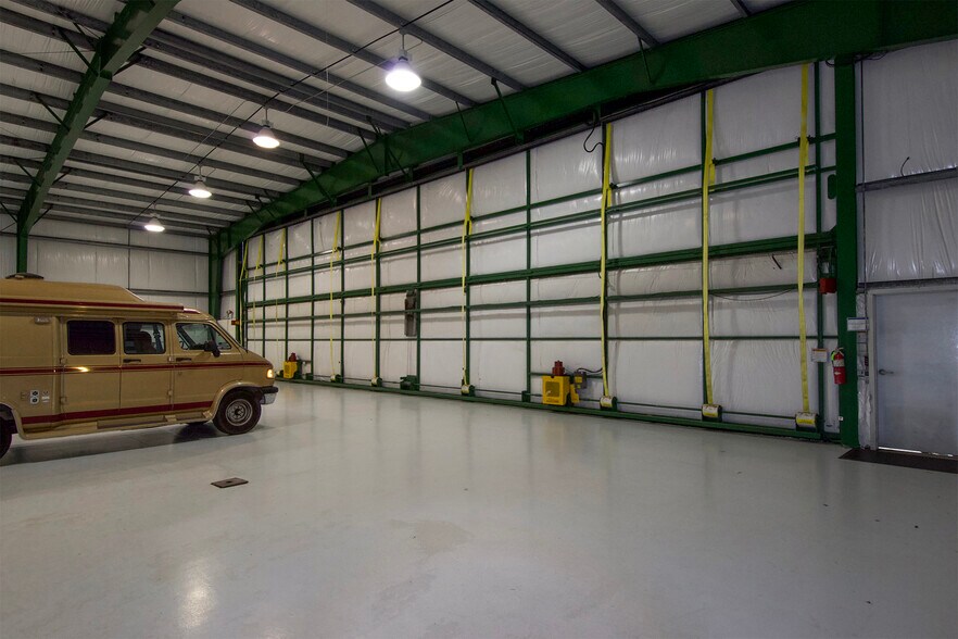 More Photos Of 191 Airport Rd, Port Townsend Airplane Hangar For Lease
