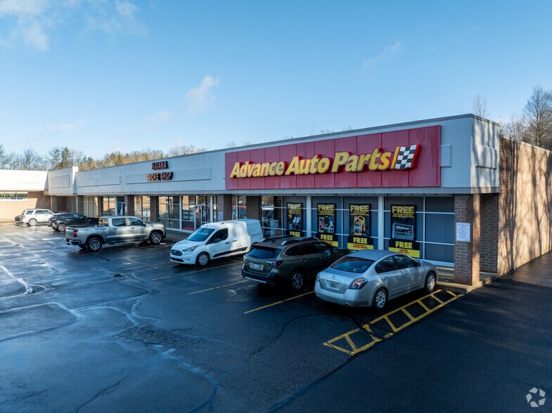 More Photos Of 661 Wooster St, Lodi General Retail For Lease