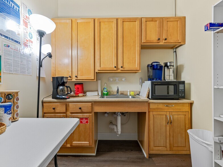 More Photos Of 120 Chadwick Square Ct, Hendersonville Medical For Sale