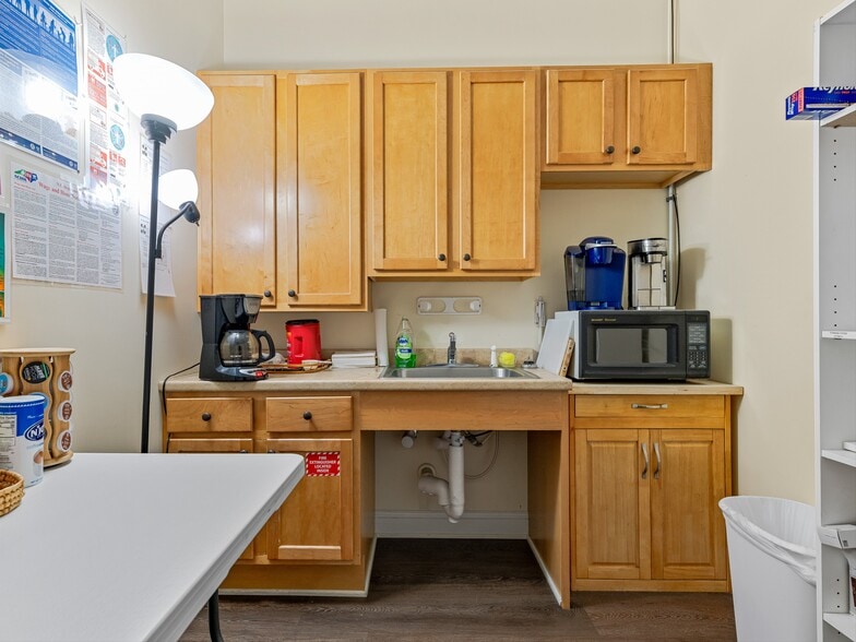 More Photos Of 120 Chadwick Square Ct, Hendersonville Medical For Lease