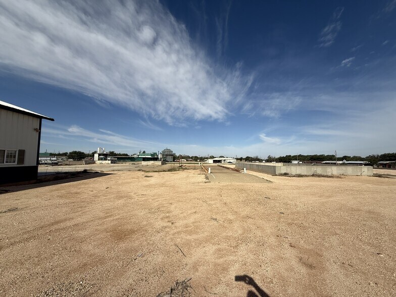 More Photos Of , Lamesa Industrial For Sale