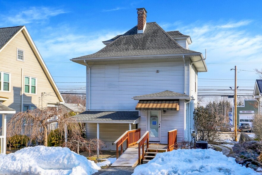 More Photos Of 1544 Bridge St, New Cumberland Office For Sale