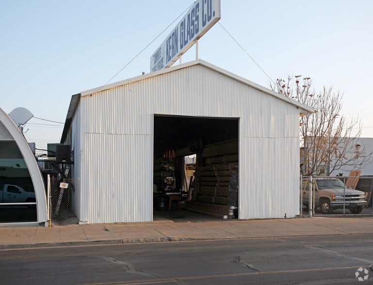 More Photos Of 220-222 Kentucky St, Bakersfield Warehouse For Lease