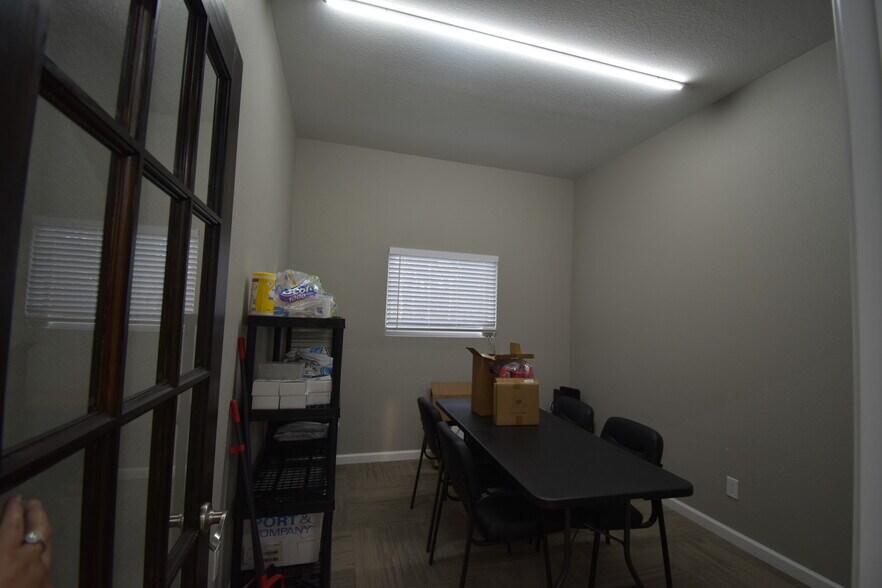 More Photos Of 11395 FM 2432 Rd, Willis Light Manufacturing For Sale