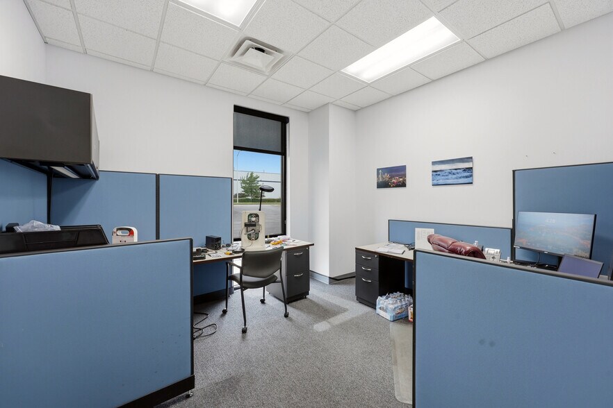 More Photos Of 2380 Fortune Dr, Lexington Light Manufacturing For Lease