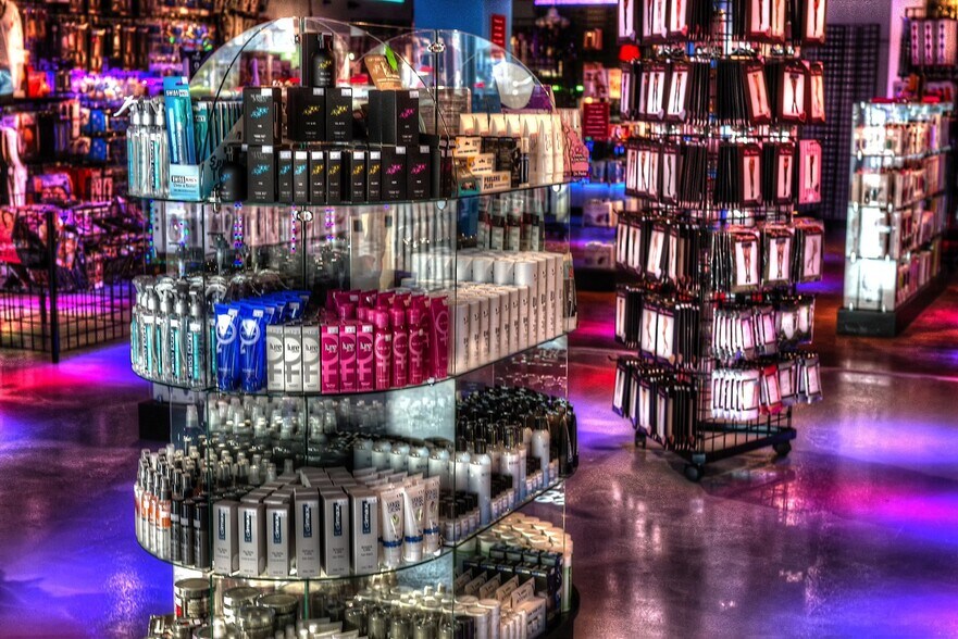 More Photos Of 341-345 Cobb Pky S, Marietta Freestanding For Lease