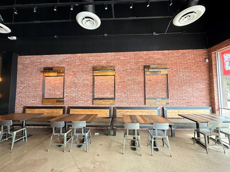 More Photos Of 17505-17571 SH 249, Houston Storefront For Lease