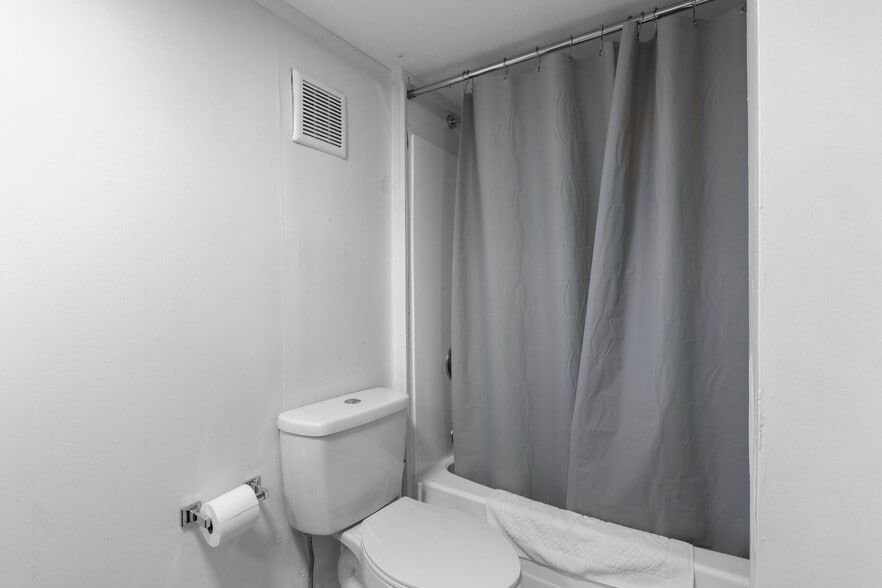 More Photos Of 33 Vance Ave, Black Mountain Apartments For Sale