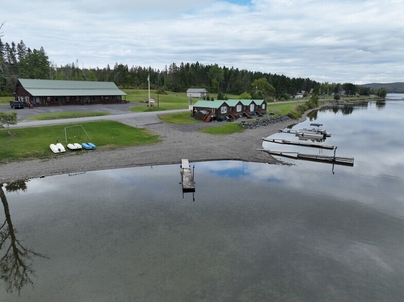 More Photos Of 109 Sinclair Rd, Sinclair Sports And Entertainment For Sale