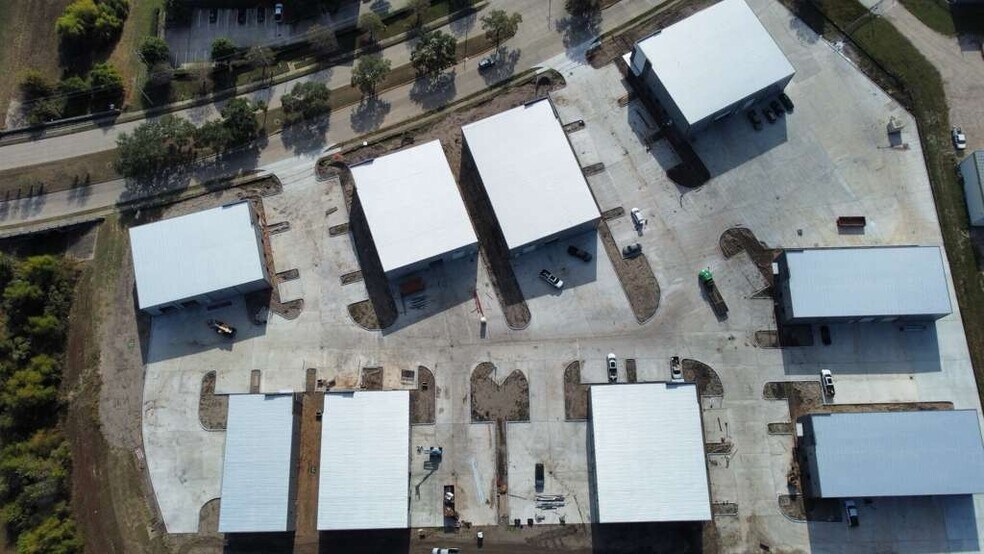 More Photos Of 13620 S Gessner Rd, Missouri City Warehouse For Lease