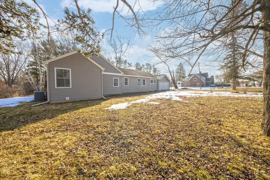 More Photos Of 15087 N Holly Rd, Holly Office For Sale