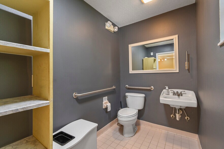 More Photos Of 2706 Old Moultrie Rd, Saint Augustine Medical For Lease