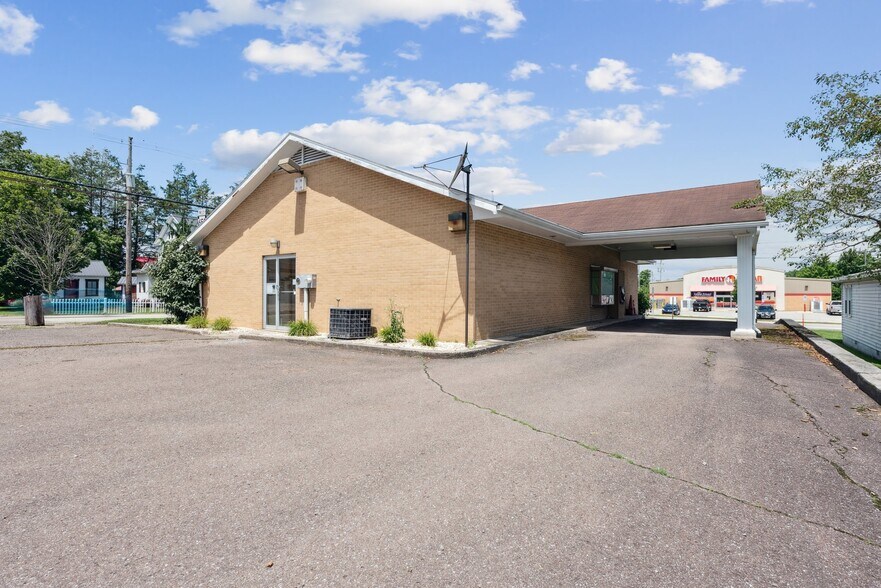 More Photos Of 2937 New Centerville Rd, Rockwood Storefront Retail Office For Sale