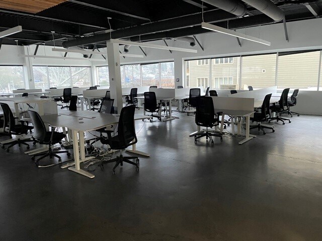 More Photos Of 936 N 34th St, Seattle Office For Sale