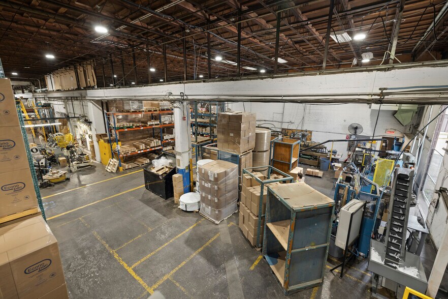 More Photos Of 2945 Boul Lemire, Drummondville Manufacturing For Sale