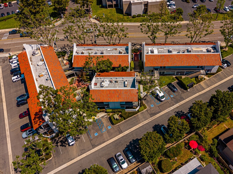 More Photos Of 1820 W Orangewood Ave, Orange Office For Lease