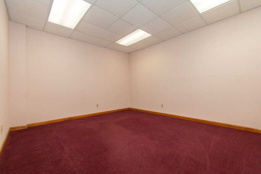 More Photos Of 300 E New Haven Ave, Melbourne Office For Sale