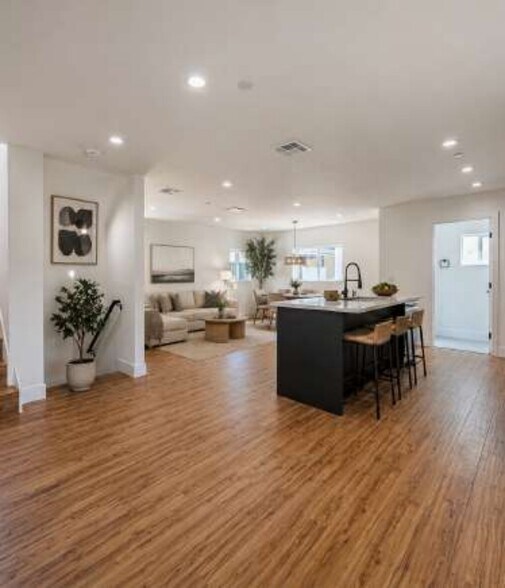 More Photos Of 10810 Hesby St, North Hollywood Apartments For Sale