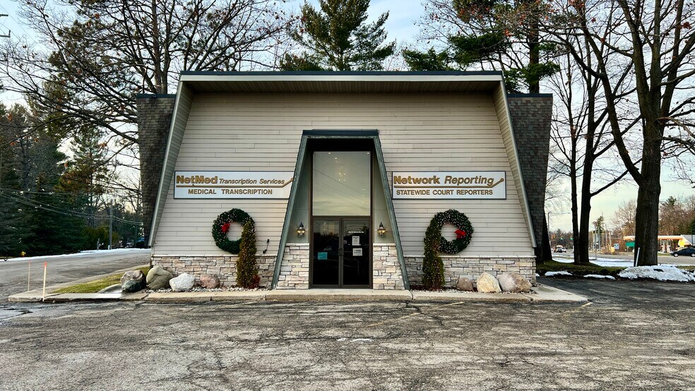 More Photos Of 2604 Sunnyside Dr, Cadillac Medical For Sale