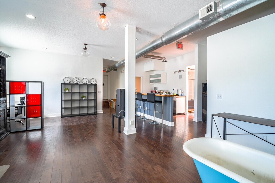 More Photos Of 2529 Central Ave, Saint Petersburg Coworking Space