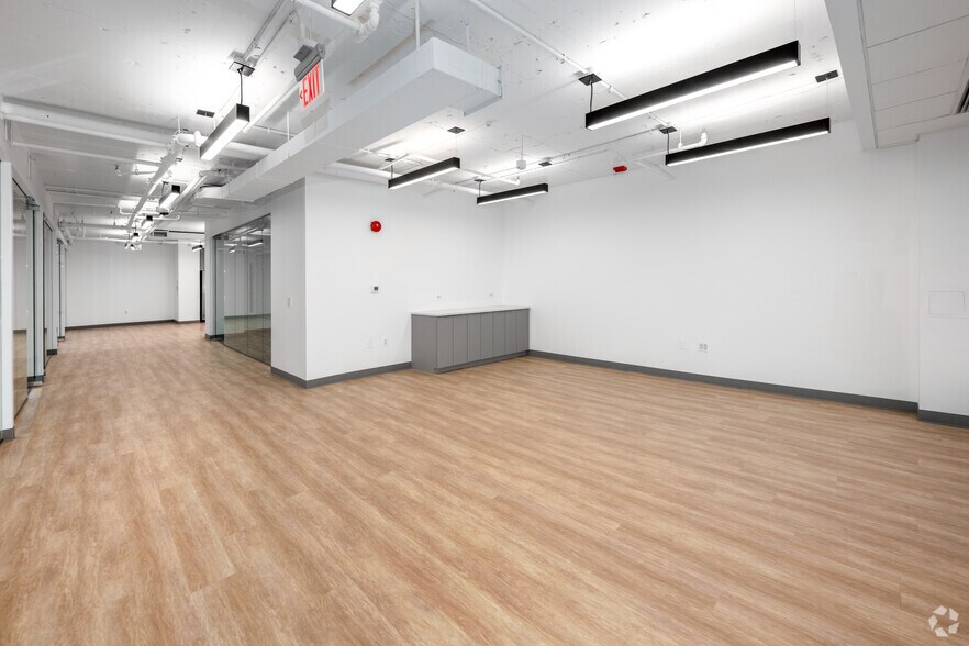 More Photos Of 1156 15th St NW, Washington Office For Lease